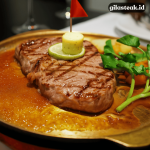 steakhouse dengan suasana romantis